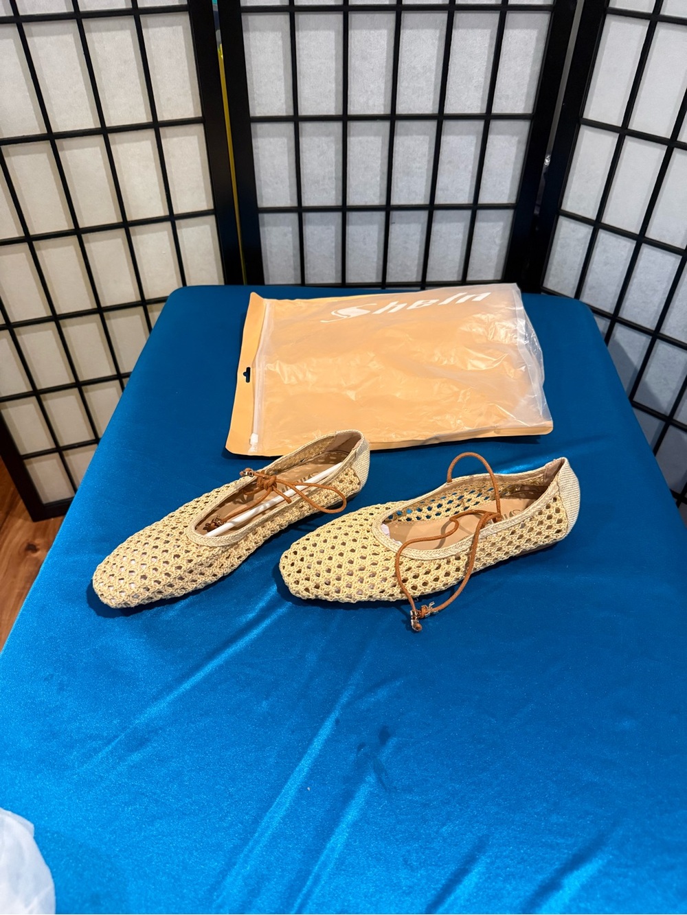 Woven Lace-Up Flat Shoes in Beige - (G3)